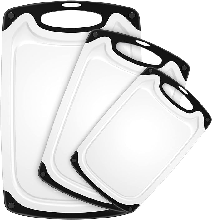 GLAD PLASTIC CUTTING BOARD WITH JUICE GROOVES MIDEUM